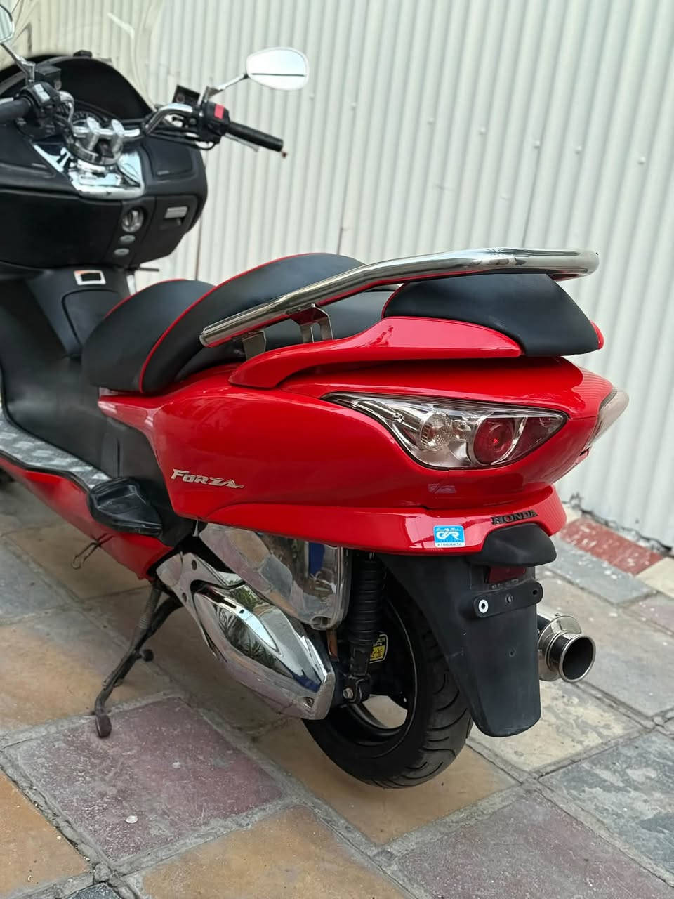 فورزا09 7 كير4 تحويلات + sport
/بصمه وحده +جانة طويلة اصلية + دبلات نيكل + Gps+ جداحة بجكمجة+ يدات بريك وسيدة سايد بريك ودوس وقبق الكلجات والشوتهة سستم نيكل كامل + زنون ثلجي اصلي وياها + تجوة + اكزوز ماركة صوتها كلش حلو ماشية ٤١ الف كيلو 

ملاحض : اوراقها كاملة + صورها اليوم مصورهن يعني تجي تلكاها نفس الصور حبة اختلاف ماڪꪆَ + صور مكينتها موجودة  

مكينه  ممفتوحه  / كلجات كفاله جويتر واحد ونص  جيب فيترك وتعال افحص على راحتك 

لون احمر    / نضافه٩٠٪؜ 

شلعه معدل قويه / كهربائيات كلها شغال / تراي يخبل ونعومه فول 

ملاحضه : دراجه حلوه ونضيفه ومداريها جيب  فيتر وتعال كلبها على راحتك 

سعرها ( مليون و٣٠٠ ) مكاني بغداد البنوك او الشعب  

للاستفسار  : هـ ***********
