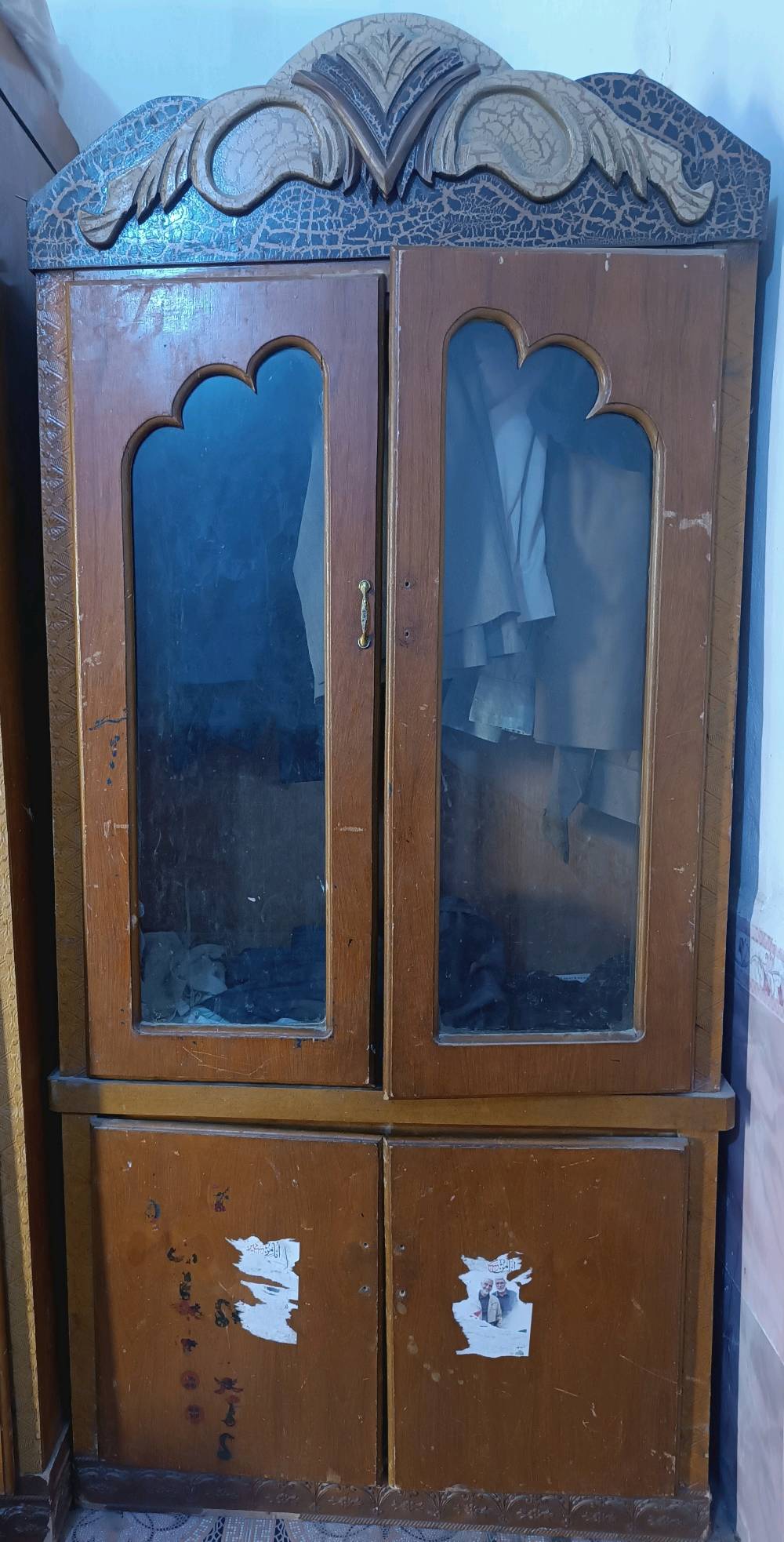 غرفه اخشاب بسعر350وبيها مجال. 
عنوانه ناصريه سيد دخيل. 
ااذ حاب تتواصل ويانه اتصل على هذا الرقم ***********📞