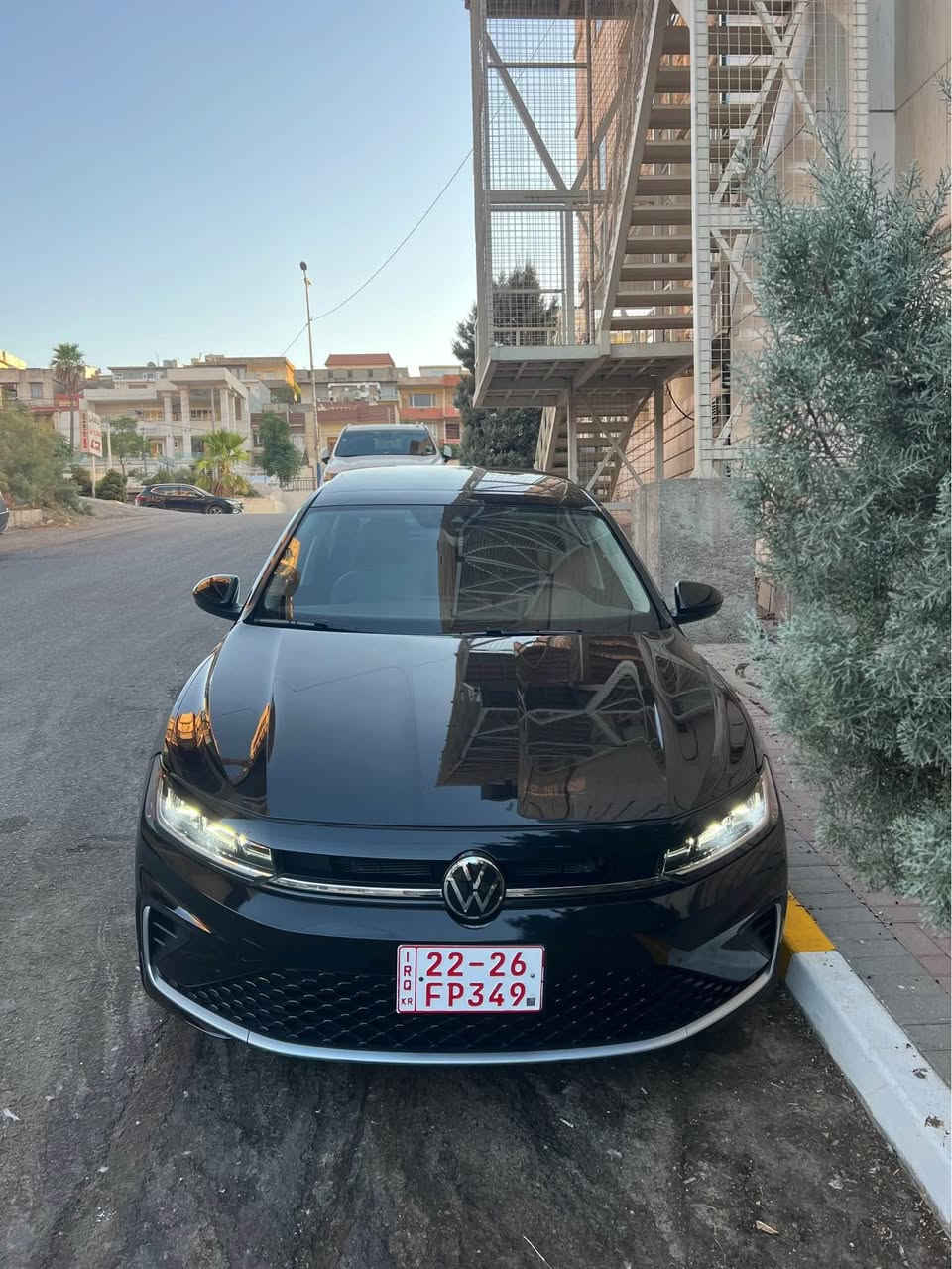 Volkswagen jetta 2025 SE + (***********)
تەنها 11,000 ڕۆشتوە  وەک سفر وایە 
پانۆراما
لایت پێش و دوا LED
ڕادار کروز کۆنترۆڵ  ڕاداری پێش و دواو لا تەنیشت 
کامێرا 
وایەرلێس چارج 
برێک بەسمە ئەوتۆ هۆڵد و ستار ستۆپ 
شەغال بەسمە  ( دوو بەسمەی خۆی لەگەڵە )
شاشەگەورە گێچ ئەلکترۆنی
تەبرید مەرکەزی و تەبرید لەمس
کوشن جلد وکارەبای و کوشن گەرم 
زۆر مواسەفاتی تر 

بۆنیتی بۆیاخە چەمەلەغی سەکنی لەسەر یەک پەڵە گۆڕاوەو بۆیاخ کراوە چەمەلەغە بیلادیەکەی ماوە و لەگەڵیەتی چاک ئەکرێتەوە پەڵەیەکی ئەبێت بە بۆیاخ   هیچ ناوگرتنی نیە شانسی شوختی نیە  دەعمەکەی بەشی سەرەوەیە

ئێرباگی شان و سوکان بیلادی بۆ داندراوەتەوە هەموو پارچەکانی لایت و دەعامی و ڕادێتەر هەمووی بیلادیە بە شەرتی هەموو فەحسێک بچوکترین نوقسانی نیە ماڵی دۆستە چاڵ و شوختی نیە

نرخی : 176$ معامەلە
*********** السليمانية, العراق
