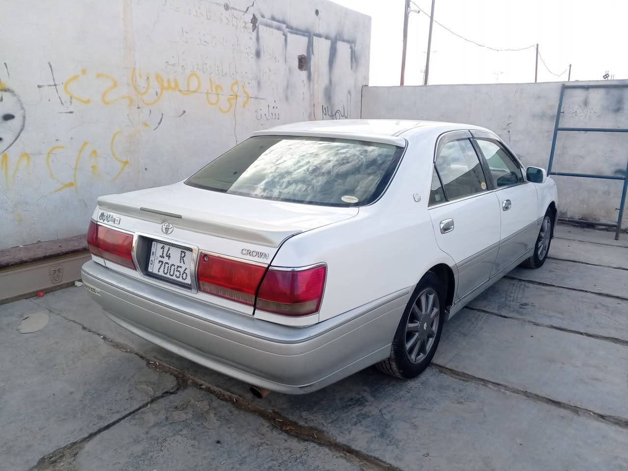 ملكة موديل 1999 اصل بسمي رقم انكليزي وهزه جديدة
ديفور الكبير
تبريد خلفي
اربع دكم
كصة قمارة
مكينة جديدة قبل اسبوع شادها
باتري جديد
مكان السيارة قضاء الشنافية 
السعر 115
اتصل وبيك خير وتدلل
***********
