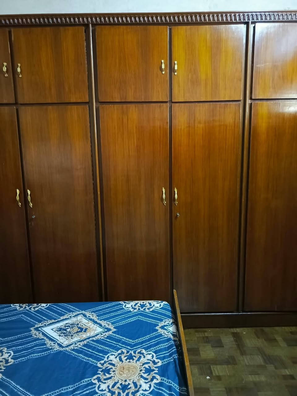 السلام عليكم.
للبيع غرفة اخشاب صاج عراقي 
السعر 800 الف مكاني الكرابله 
رقم الهاتف. ***********

