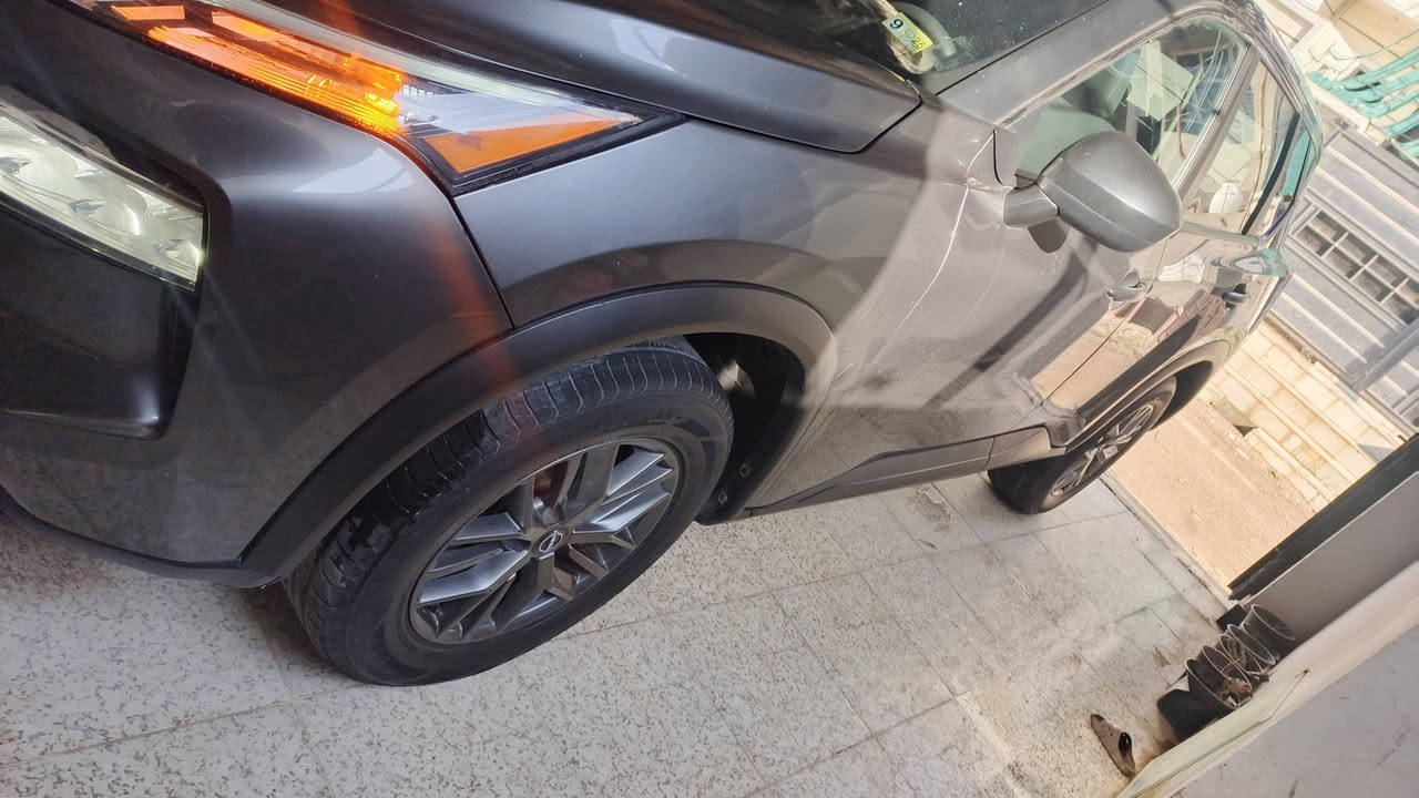 سلام عليكم نيسان روج موديل 2023 سيارة جديدة بيها قطعه واحده محرك 3اسلندر تيربو محرك كير بشرط كفاله فول المواصفات عدا بنراما تخم تايرات ويل كروم رادرات أمامي خلفي وارد أمريكي حادث من أمريكا فقط بنيد سبير مانزل ملاحظة رقم الموبايل بي بس واتساب *********** مكان ديالى بعقوبه
