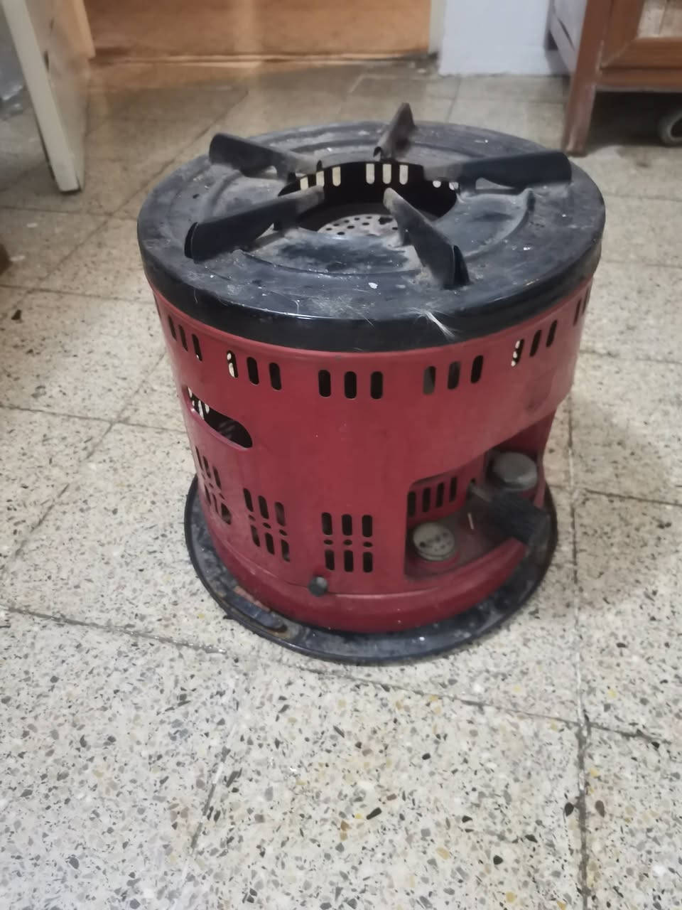 ثنين تنور كهربائي شخالت بي واير 4 متار م̷ـــِْن ه̷̷َـَْـُذآ ثخين جوله م̷ـــِْن هاي حجم كبير تواصل علـّۓ  ه̷̷َـَْـُذآ الرقم ***********
