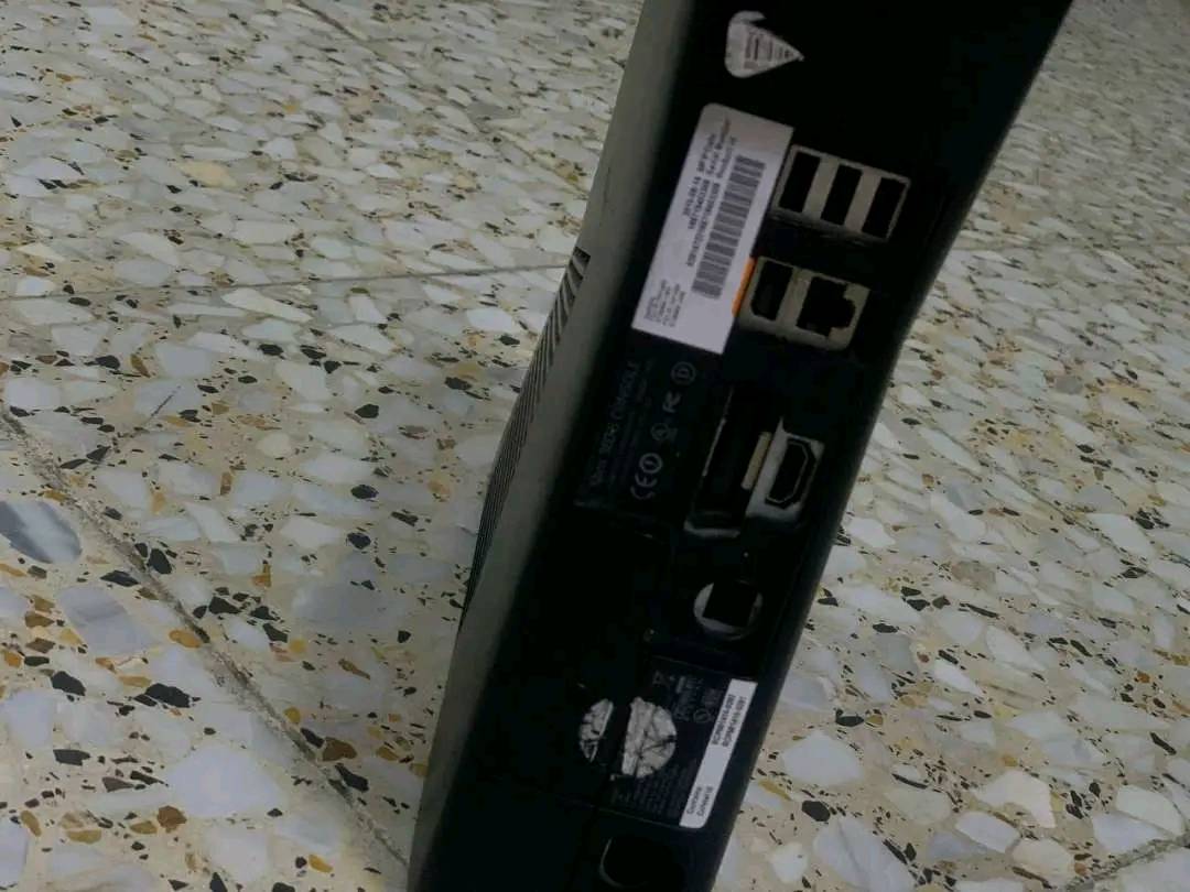 بلي اكس بوكس 360 للبيع السعر 100و بيم مجال وللستفسار  مع جوستك2.     و قرص و بي العاب ميه  ***********