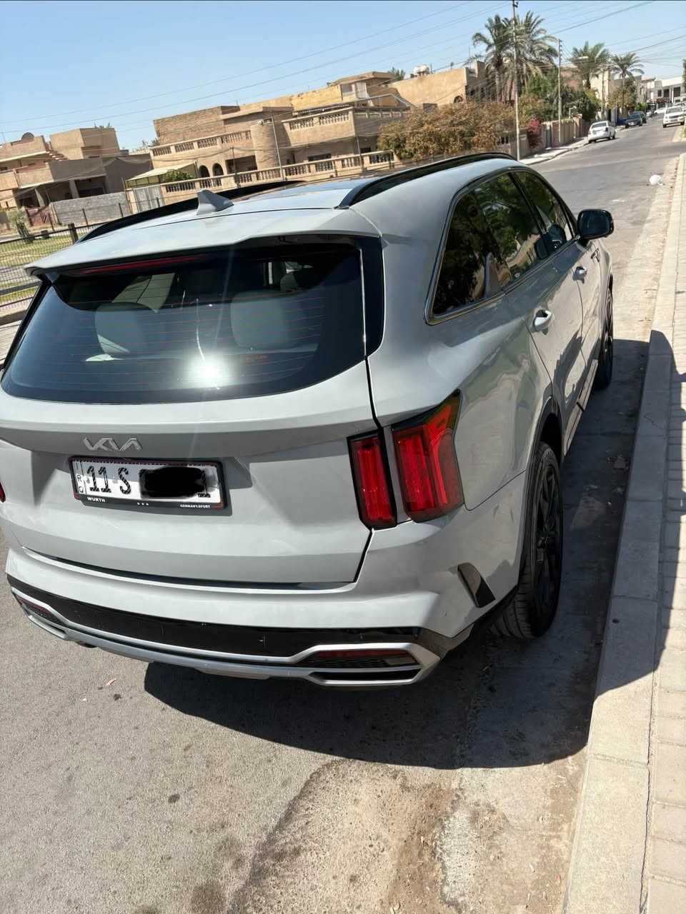 السلام عليكم مكلف بلنشر
سورنتو 2023 فول مواصفات اعلى شي

مصبوغة حزام

محرك 2500 تيربو

بانوراما

كشنات جلد

صمة

تدفئة تبريد كشنات

نشغيل عن بعد

كامرات باشارة دشبول

كامرات 360

صندوك كهرباء

بعد بيهة هواية مواصفات
ماشية 49 الف 
مكان سيارة بغداد حي الجهاد 

سعرهة (175)ورقة وبيهة مجال شي بسيط

رقم صاحب السيارة ‭***********‬
