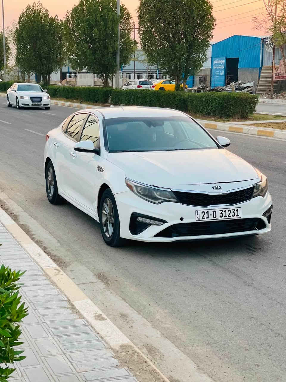 السلام عليكم
كيا اوبتما وارد امريكي موديل 2019
جديده كلش  
صور الحادث مرفقه بالمنشور. 
جاملغ وبنيد بدون دواخل 
رقم سليمانيه ب اسمي سنويه 2031
هزه جديده 
ماشيه 100 
مكينه مامفتوحه 
شرط حداديه الشركه بيها 
شاشه جبيره 
قياده ذاتيه 
رادار جانبي
مانع تصادم 
توقف ذاتي  
بابل الشوملي 
السعر  129$ وبيها مجال 
***********

