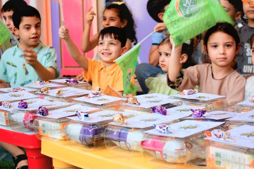 هكذا احتفلنا مع اطفالنا الحلوين بمناسبة مولد النبي الشريف وتم تقديم الهدايا لهم  في روضة وحضانة البيت الامن يتم اسعاد الطفل وتقديم له كل مايحتاج وتغير سلوكة الى الافضل حتى يكون مستعد الى المدرسة من دون خوف.. مكان الروضة الجغيفي الاولى وهناك خط لكل مناطق #الفلوجة للحجز على رقم المديرة *********** بي وتساب
