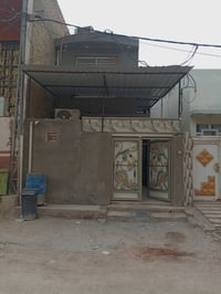 بيت للبيع • ١٠٠م • طابق ونص