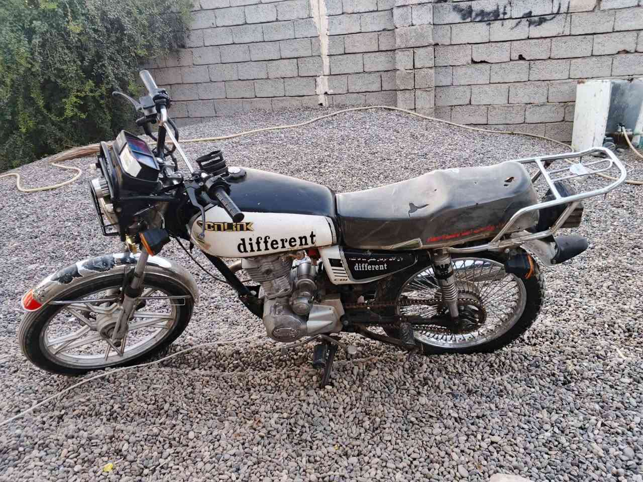 السلام عليكم  ماطور لل بيع ماطور بارت 99999 خمسه كير  كهربايات كلها شفال و شرط لا دخن ولا تبخير نكره سلف السعر 325 و بي مجال ماطور مال جنيه الستفسار اكثر عل رقم ***********
