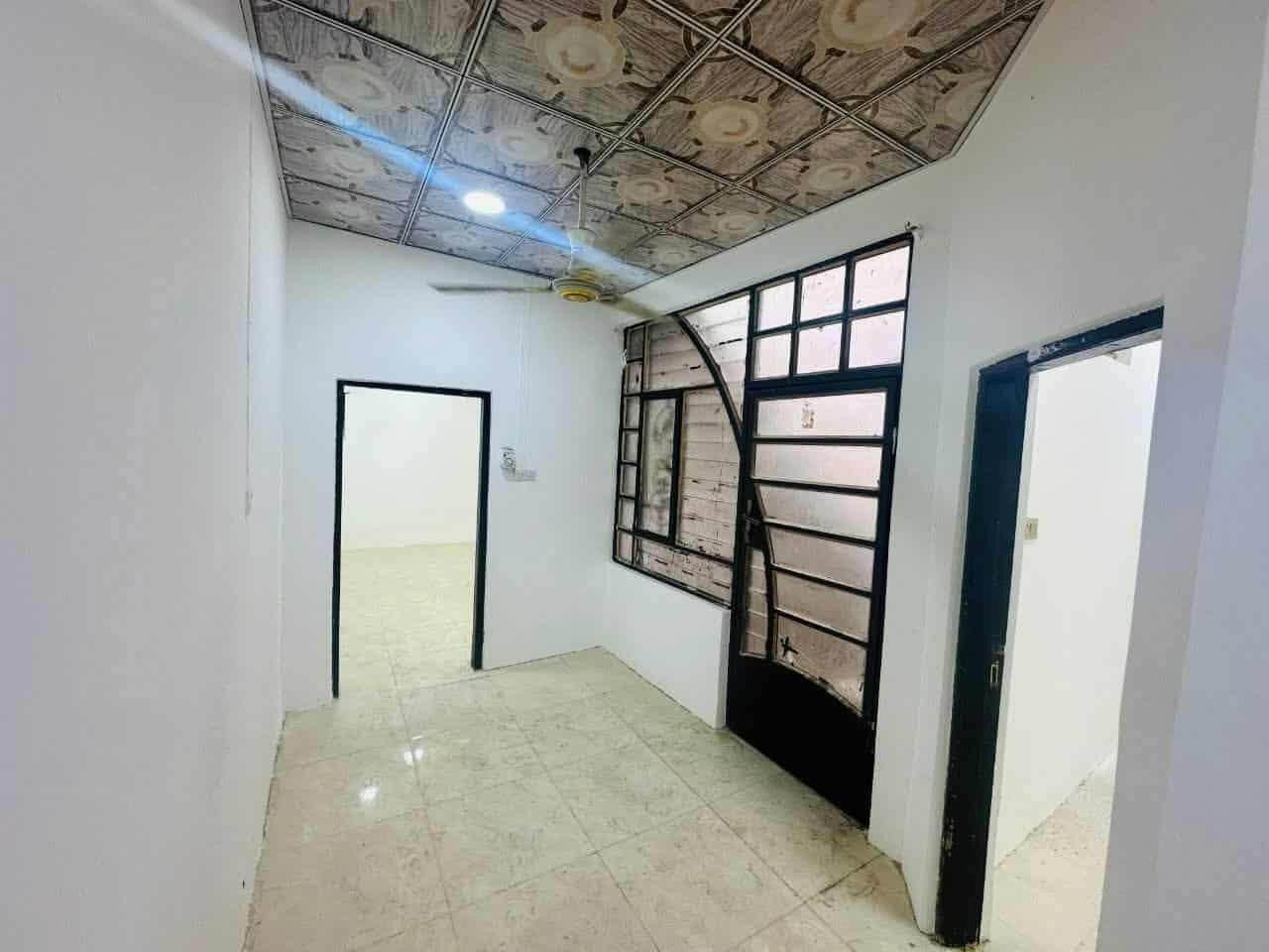 البيع 80 متر قرار 25 بشارع مطار القديم مقابيل عيادت البراكيه مال أسنان بناء طابوك جمهوري اساس صب سقف صب يحتوي على غرفه وصاله و ستقبال و غرفه فوك غير كامله و تخاريج  السعر 29 تفاصيل مراسله و تصال ***********
