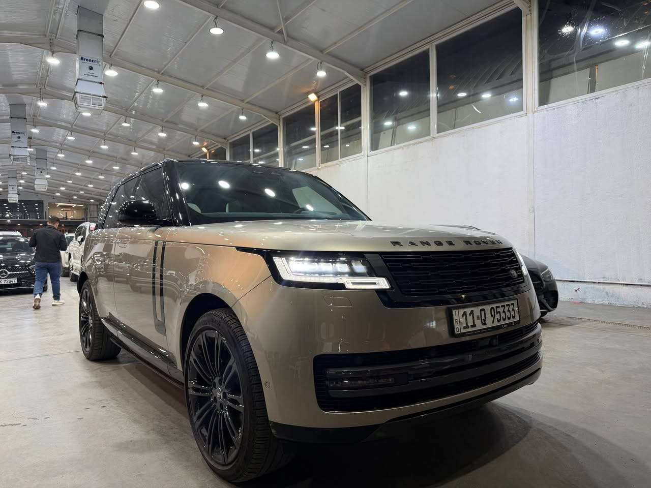 RANGE ROVER 2025 🇬🇧P400 V6 
رانج روفر 2025 🇬🇧 p400 V6 
ضمان وكالة سردار ✅
تغليف كامل المركبة ppf 
كفالة عامة 
عداد المسافة المقطوعة 14000 k/m 

📍بغداد شركة ابو ظبي چكوك قرب بوابة الكاظمية 

***********

*********** 📞
