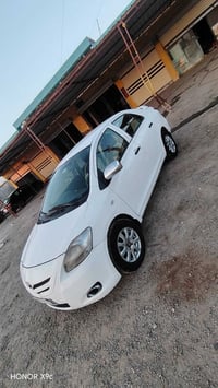 يارس 2007 سياره جاهزه 07816741798 السياره بلادي بدون اي ضرر