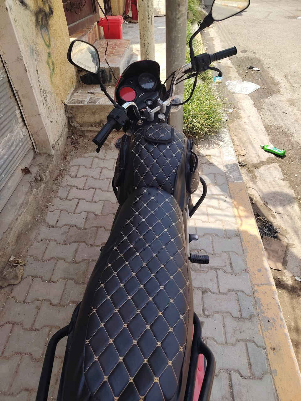 سلام عليكم  دراجه بوكسر موديل 21 دراجة كامله مابيه نقص برغي تحويل مباشر     مكان ديالى بعقوبه تحرير شراي تصل ودلل  ترهم مراوس هم ***********
