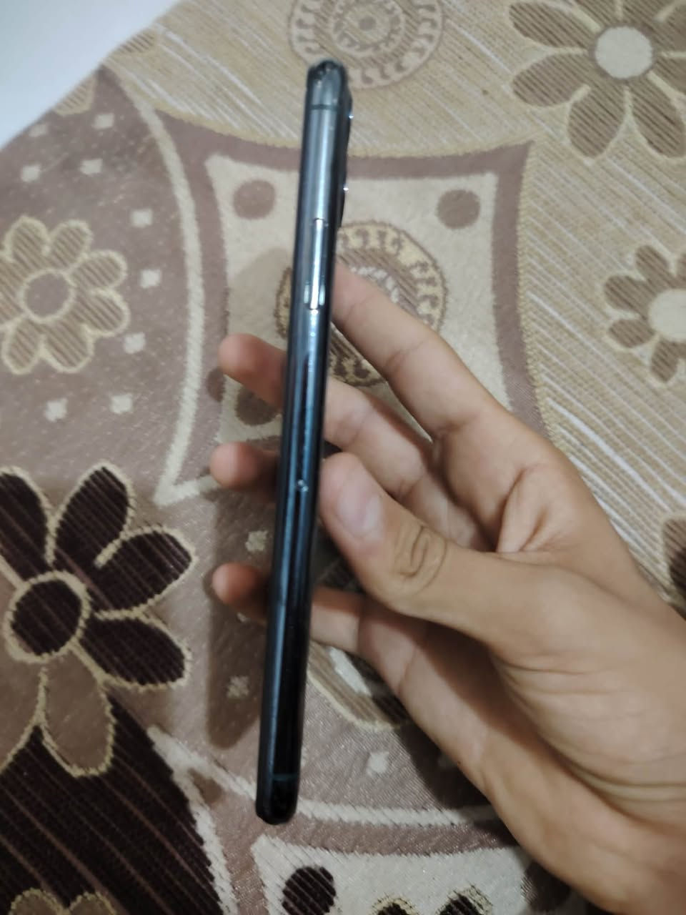 للييع ايفون ١١برو ماكس شرق اوسط جهاز نظيف  غراضه كامله كارتونه شاحنه كفر تواصل مازنجر ع هاذه لحساب او واتساب ***********🙆🏼‍♀️👍🏾
