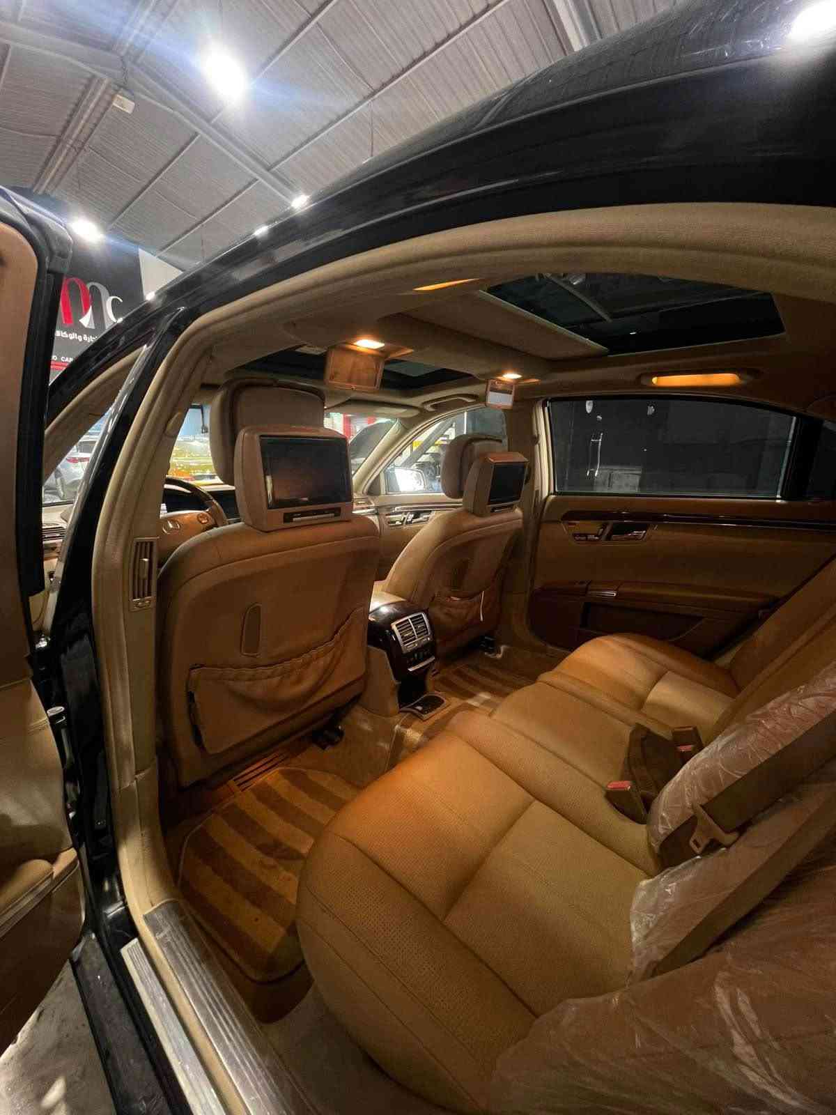 مارسيدس s500 كلاس
الموديل ٢٠٠٦ محدث ١٣
ماشية ١٣٠ كيلو متر 
الوارد خليجي 
كامل مواصفات 
باب طويل لارج + شفط
بانورما 
رادار أمامي + خلفي 
بردات خلفية 
كشنات تدفئة تبريد + خزن ذاكرة وتحكم كامل
معاملة الرقم جاهزة و للتحويل المباشر .. 

للتواصل ☎️ : *********** بغداد, العراق
