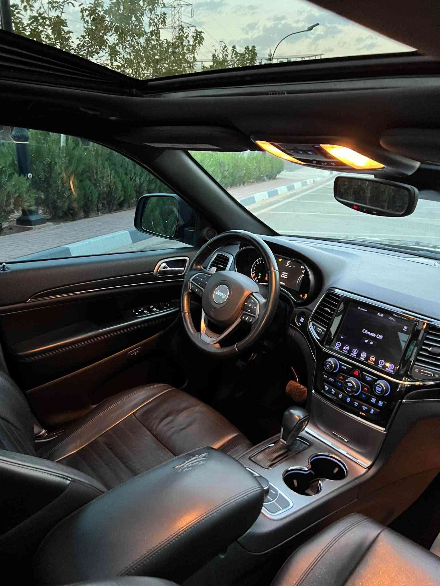 Jeep grand Cherokee X 2019
مواصفات X کەنەدی کلین تایتل 

‎تەنها 83000 کیلۆمەتر ڕۆیشتووە گێر و مەکینەی نەکراوەتەوە و کارەبایی و تەقە و رەقە و هەموو گیانی بە شەرت 

فول مواصفات (رادار گەورە - راداری خەتی جادە - اوتو پارک - راداری پشت و پێش و تەنیشت - کوشن هیتر - کوشن کارەبا - کوشن خزن میموری - تحدید سرعە - حاسەی پێش و دوا - شاشە گەورە - لایت لید و زینون - پلاجیکتۆر لید - صندوق کارەبایی  - بەسمە و شغال - زۆر مواصفاتی تر ...)

کەنەدی کلین  تایتل راپۆرتی carfax ی هەیە کلینە 
بێ بۆیاخ بێ سارد بێ چال بێ شوخت دەعامی بۆ دەعامی بە شەرت لۆک لۆکە 

سعر 260 وەرەقە و مجال 
شوین سلیمانی 
تلفون ***********

Jeep grand Cherokee X 2019
مواصفات X کەنەدی کلین تایتل 
83000 الف کیلومتر ماشی محرک و کیر مو مفتوح و مابی ای خلل 

فول مواصفات x معروفە ( رادار امامی کبیر - رادار خط شارع - auto park - رادار امامی و خلی و جانبی - کشنات جلد - کشنات خزن - کشنات تدفئە - تحدید سرعە - حساسات امامی و خلفییە - شاشە کبیرە - لایتات لید و زینون - بلاجکتور لید - صندوق کهربائی - بصمە و تشغیل عن بعد و بعد بیها هوایە مواصفات... )

وارد کندی کلین تایتل بشرط فحص و رابورت carfax 
مکفول کفالە عامە بدون صبغ بدون بارد بدون شخط بدون رصعات لوکککککک بالباکیت نفس زیروووو

سعر 260 ورقە و مجال بسیط
مکان سلیمانییە 
تلفون *********** السليمانية, العراق
