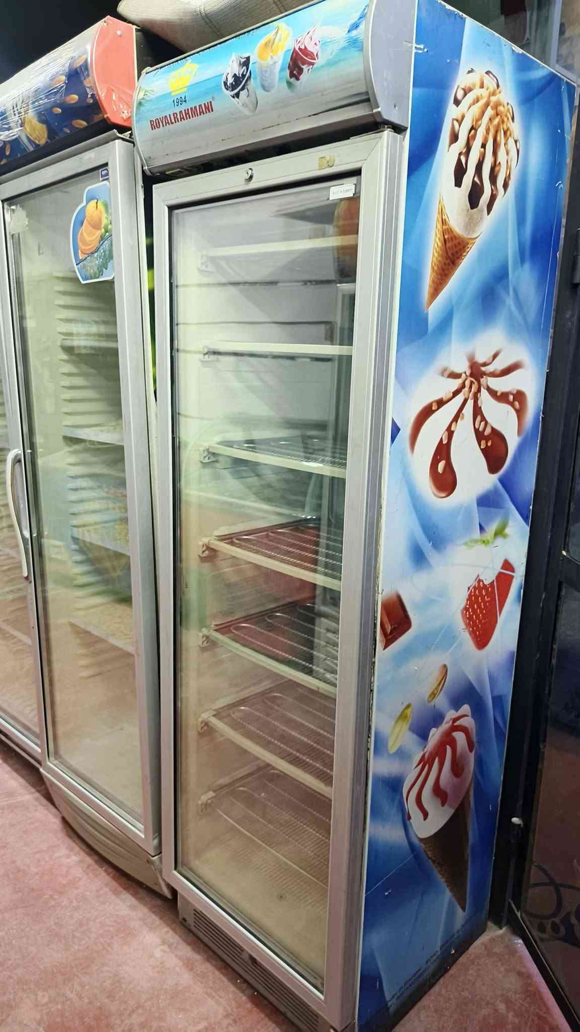 يا الله إسلام عليكم عارضات عامودي مستخدم نضيف شرط النضافه وشغل السعر 250 و عارضت المقبلات 350 عارضه عامودي تجميد 450 العنوان بغداد حي البتول الشراي يتصل ***********

