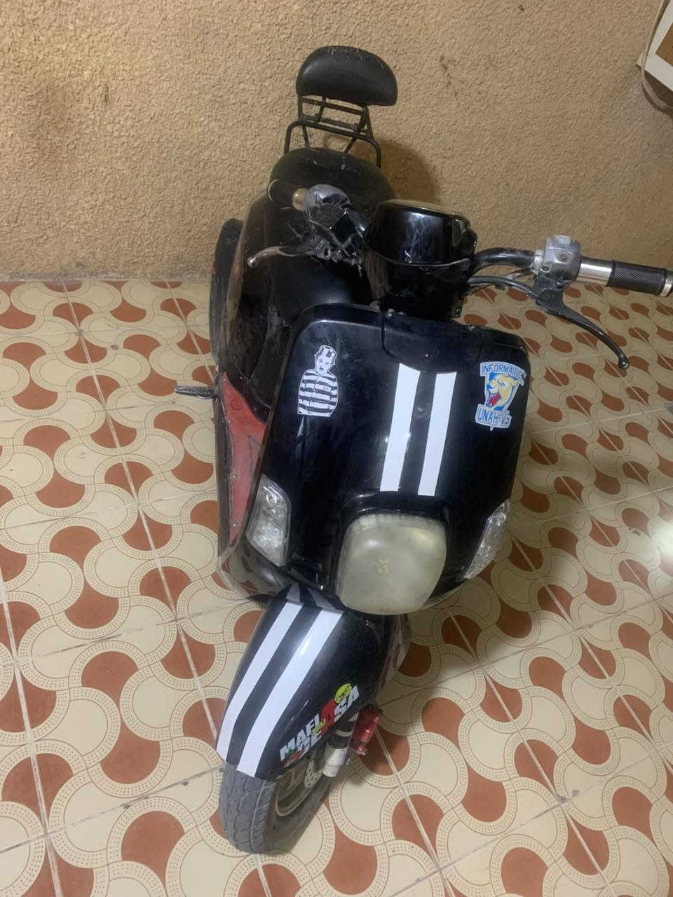 للبيع 
بوليس 2007 الدراجه جديده مكينه مكفوله كفارات نضيفه السعر 550 وبيها مجال مكان ديالى ***********
