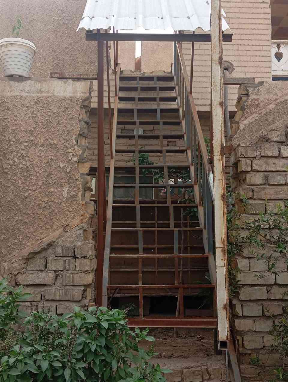 درج • باب • سقيفة