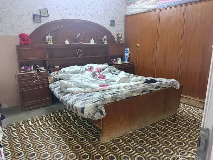 سلام عليكم غرفه نوم بدون قنصور سعر150.بي مجال***********
