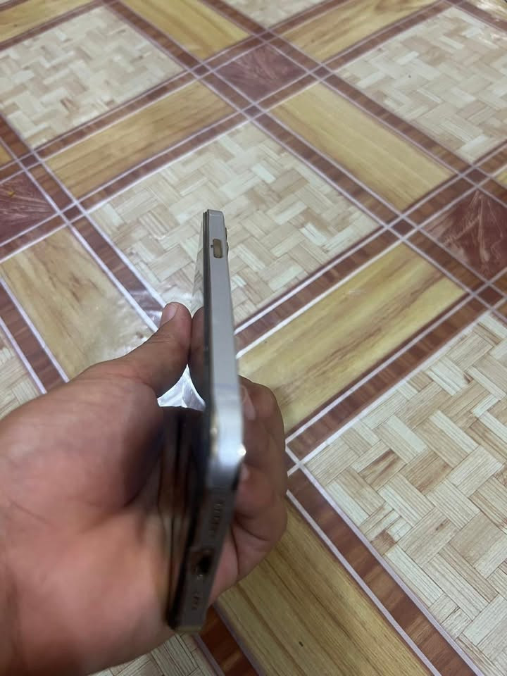 سلام عليكم ايفون ١٢برو ماكس
جهاز مبدل شاشه اصليه 
وبطاريه اصليه@ 
بي رعشه بل كامره بس شغاله 
ضهر مفطر 
جهاز مستخدمه حلو زين 
السعر قفل قفل ٢٠٠$
تواصل واتساب ***********
***********
