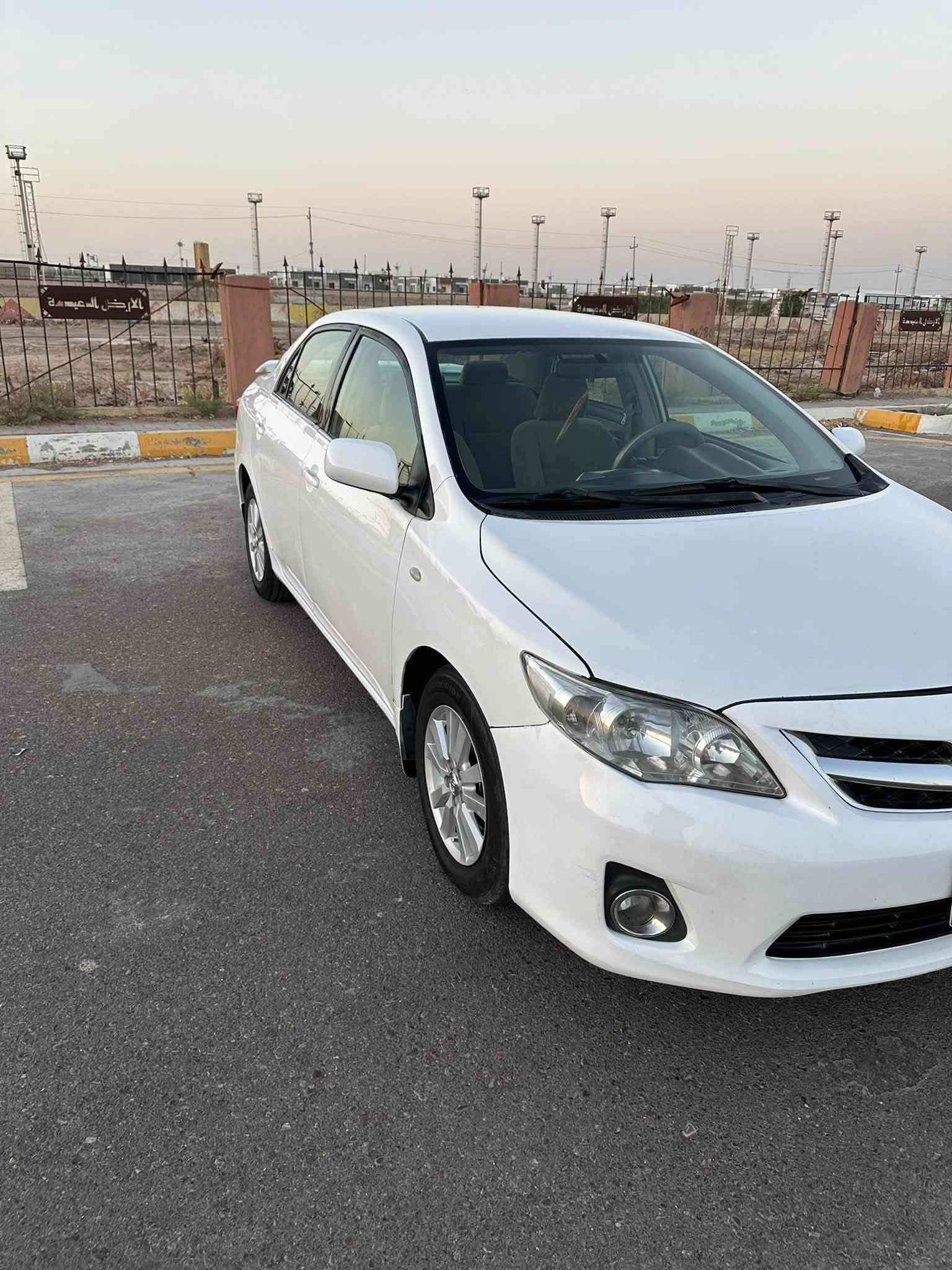تحية طيبة
كورلا موديل 2008 رقم بغداد مشروع وطني تحويل مباشر محدث 13 وارد خليجي محرك 1800  كهربائيات كير محرك حداديه طخم تاير مبيها كل نقص وجاهزة وخير من الله تبريد ثلج ويه لسويج حادثها جاملغ وبنيدجهة السايق وبيها باب السكن والخلفي نفس الجها كد شبر صبغ اثر شخط فقط والباقي كفاله   السعر(97$) مكان السيارة محافظة الانبار الفلوجة للأستفسار (***********)
