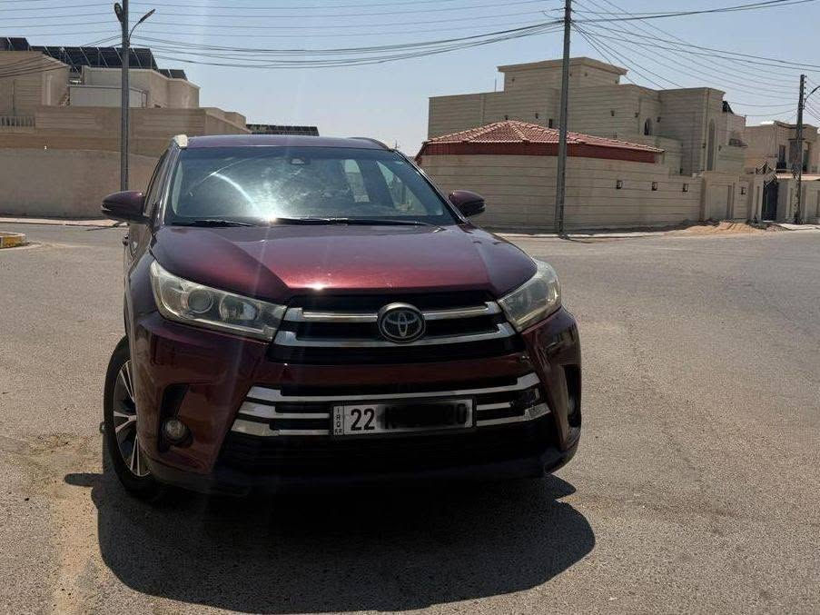 Toyota Highlander 2018 LE 🇯🇵
🚘 تويوتا هايلندر 2018 LE 🇯🇵 
🔹 4×4 
🔹 6 سلندر — محرك 3.6
🔹 7 راكب
🔹 3 قطع تبريد
🔹 رقم أربيل / بأسمي السنويه  [2030]
🔹 ضرر [ بنيد فقط ]
🔹 اللون: ماروني
🔹 داخلية جلد أسود
🔹 شاشة + تحكمات ستيرن
🔹 ABS +
 مثبت سرعه وتحديد مسار 
+ مانع انزلاق + نظام منحدرات + 
SNOW للثلوج 
🔹 3 أنظمة قيادة: Sport / Normal / Eco

السيارة استخدام شخصي وحالتها جيده ..

💰 السعر: [216$] 
🔥 السعر قابل للتفاوض للجادين بعد المعاينة

📍 المعاينة: [تكريت]
📞 للجادين فقط: [***********]
