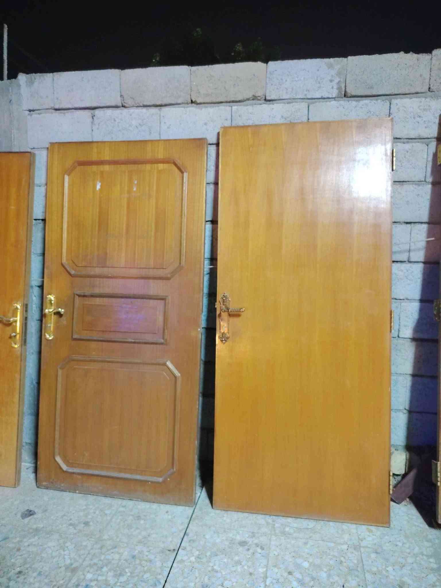 بيبان مستخدمه تكمه من التفصال الزين للبيع قياسات متعدده 8 بيبان عندي *********** بغداد, العراق
