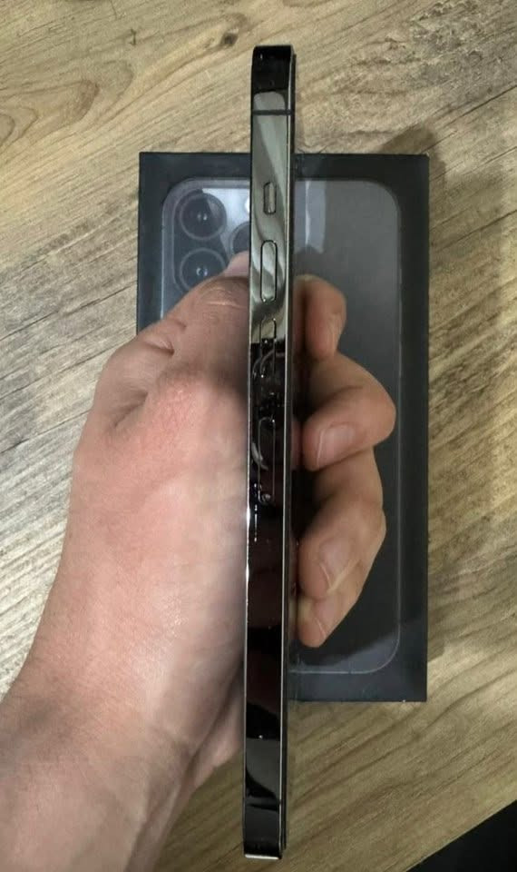 سلام عليكم
للبيع : iPhone 13 Pro Max 

 اسود بطارية 78% - 256GB

مبدل شاشة اصلية من ابل 

مبدل كاميرا اصلية من ابل 

جهاز نظيف جداً 

سعر : 600 بي مجال بسيط 

للتواصل : *********** واتساب فقط
