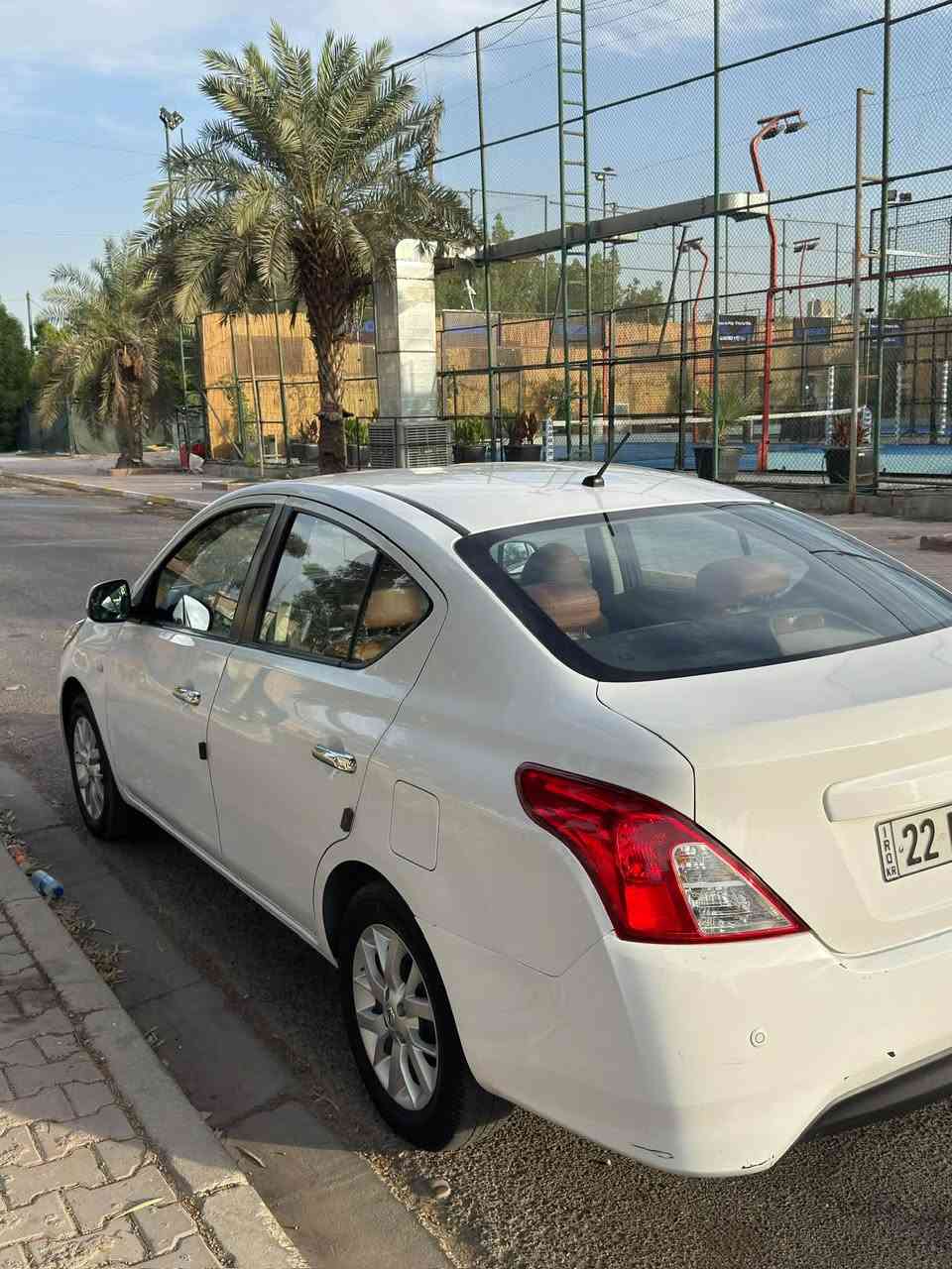 سلام عليكم للبيع نيسان سني 2022 فول مواصفات تبريد قطعتين اربع جام كهرباء شاشه وكاميرا ويل كب داخل جلد ماشيه 69 الف كيلو سياره جديده واستخدام شخصي بيها صبغ جاملغ خلفي وصندوك ومكانين بارد بسيطه 
السعر 96 وبيها مجال بسيط 
مكاني بغداد اليرموك او العامريه 
***********
