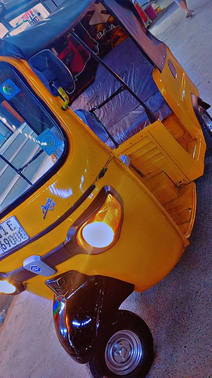 تك تك مديل 20 شهر12 داخله ب21 رقم وسنويه نكليزي 

 بسمي تحويل مباشر
تخم تاير وتخم ويل 

لا ضربه ولا صبغ ولا معجون ولا خياس كفاله عامه 
لا تنقيص ولا تبخير 

لون اصفر ذهبي مييز 
/كهربائياتها كلها شغاله 
باتري جديد جادر جديد

كلشي بيها شغال وكامل مال جناي 

مكاني بغداد حي النصر سعر 4 وبيها مجال حك الجيه 

رجاء المو شراي لا يتعبني وتعبه رجاء رجاء فضلا وليس امرأ. حلالي نضيف ومرتب على اخر حبايه 
 للاستفسار ***********
