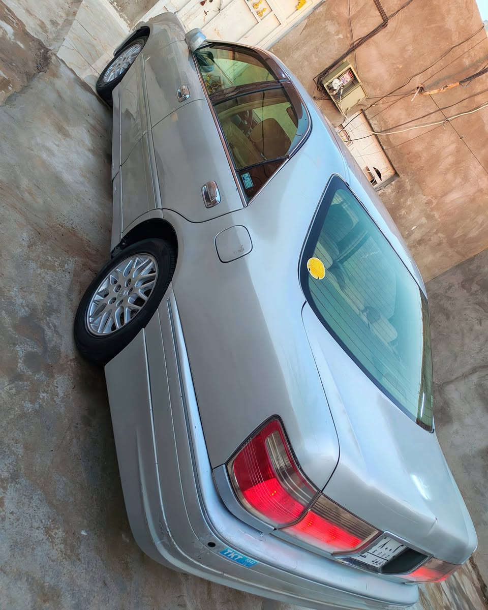 ملكه 2003
دخول جديد كارتون 
گصه قماره فقط 
متوئم ألماني عاج دگمتين 
برده خلفيه 
محرك VVT
تخم تاير 
حداده 
تبريد ثلج 
كهربائيات كلها شغاله 
4 كشنات كهرباء 
جاهزه من جميع النواحي 
السعر 32 
مكان الشطرة 
اتصال ***********
