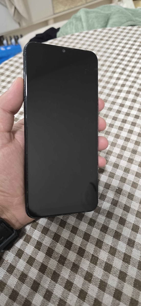 للبيع هاتف Samsung Galaxy A04e، الجهاز نظيف جداً ومكفول من أي خلل مصنعي.
​📌 المواصفات:
​الموديل: Galaxy A04e
​الذاكرة الداخلية: 32 جيجابايت (ويدعم كارت ميموري).
​الرام: [  3 جيجا] + يدعم ميزة زيادة الرام افتراضياً (RAM Plus).
​البطارية: 5000 مللي أمبير (تدوم طويلاً).
​الشاشة: 6.5 بوصة HD+.
​💰 السعر: 75,000 دينار عراقي (قفل).
​المكان: [بغداد حي الجهاد]
للتواصل: [***********] بغداد, العراق
