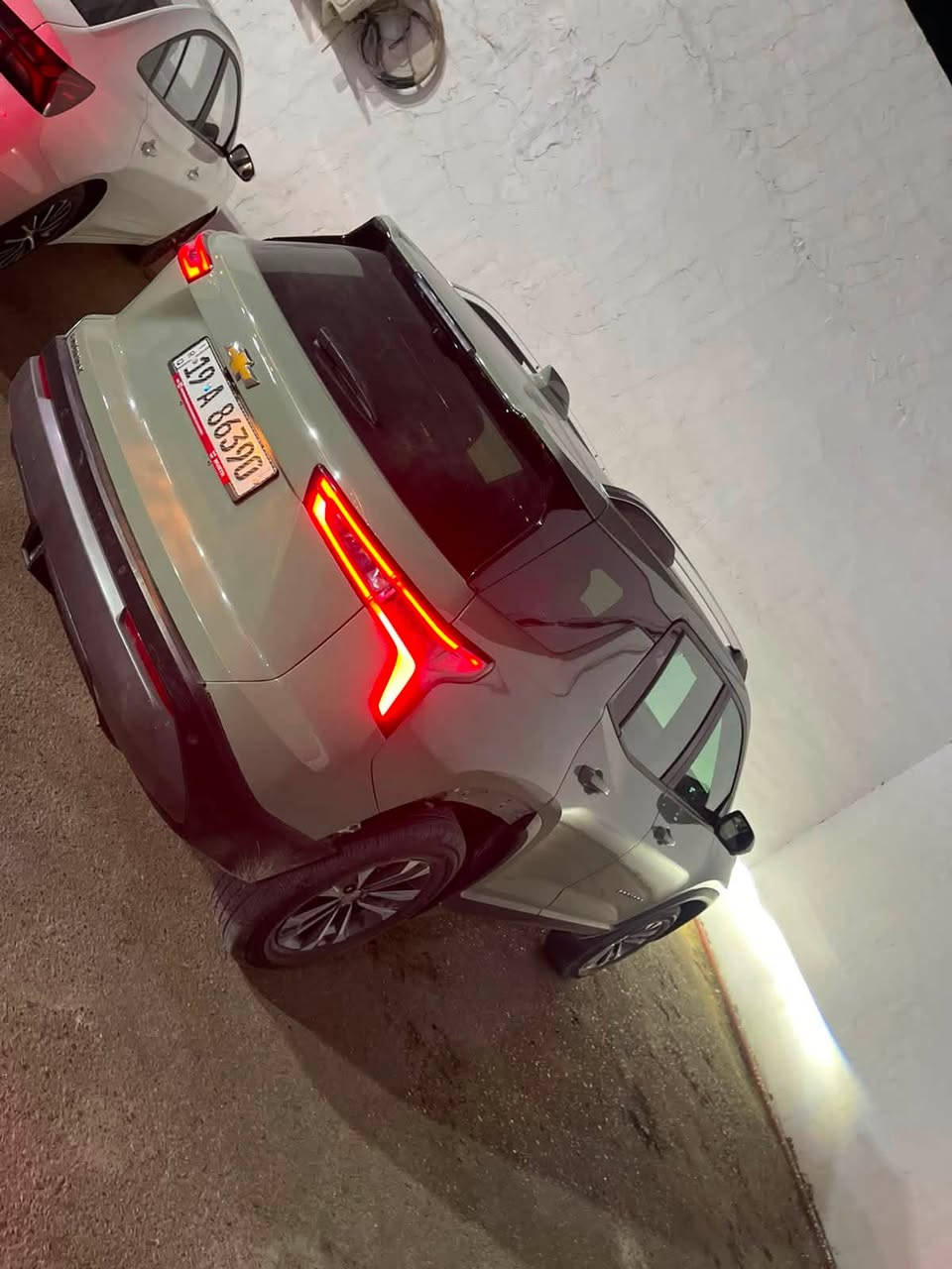⸻

🚗 للبيع | شفروليه إكوينوكس (Chevrolet Equinox)

سيارة نظيفة جدًا وبحالة ممتازة، استخدام شخصي ومحافظ عليها.

المواصفات:
✅ محرك بنزين توربو اقتصادي
✅ جير أوتوماتيك
✅ شاشة لمس كبيرة مع نظام معلومات وترفيه
✅ كاميرا خلفية وحساسات
✅ تشغيل بصمة وزر تشغيل
✅ إنارة LED أمامية وخلفية
✅ جنوط ألمنيوم
✅ تكييف ممتاز
✅ داخلية نظيفة جدًا

حالة السيارة:

* الماكينة والجير والشاصي بحالة ممتازة.
* لا تحتاج أي مصروف.
* جاهزة للفحص.

💰 السعر: خاص (للجادين فقط).

📩 للاستفسار أو المعاينة، يرجى التواصل على الخاص.
***********

