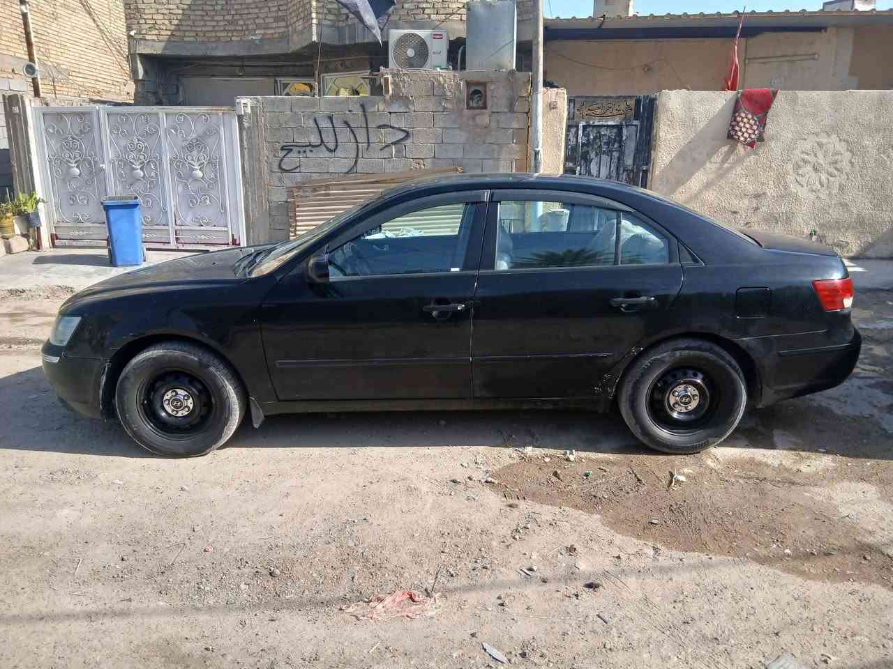 السلام عليكم 
سوناتا للبيع موديل 2007 
مكينه 2000 دوش 
للاتصال ***********

