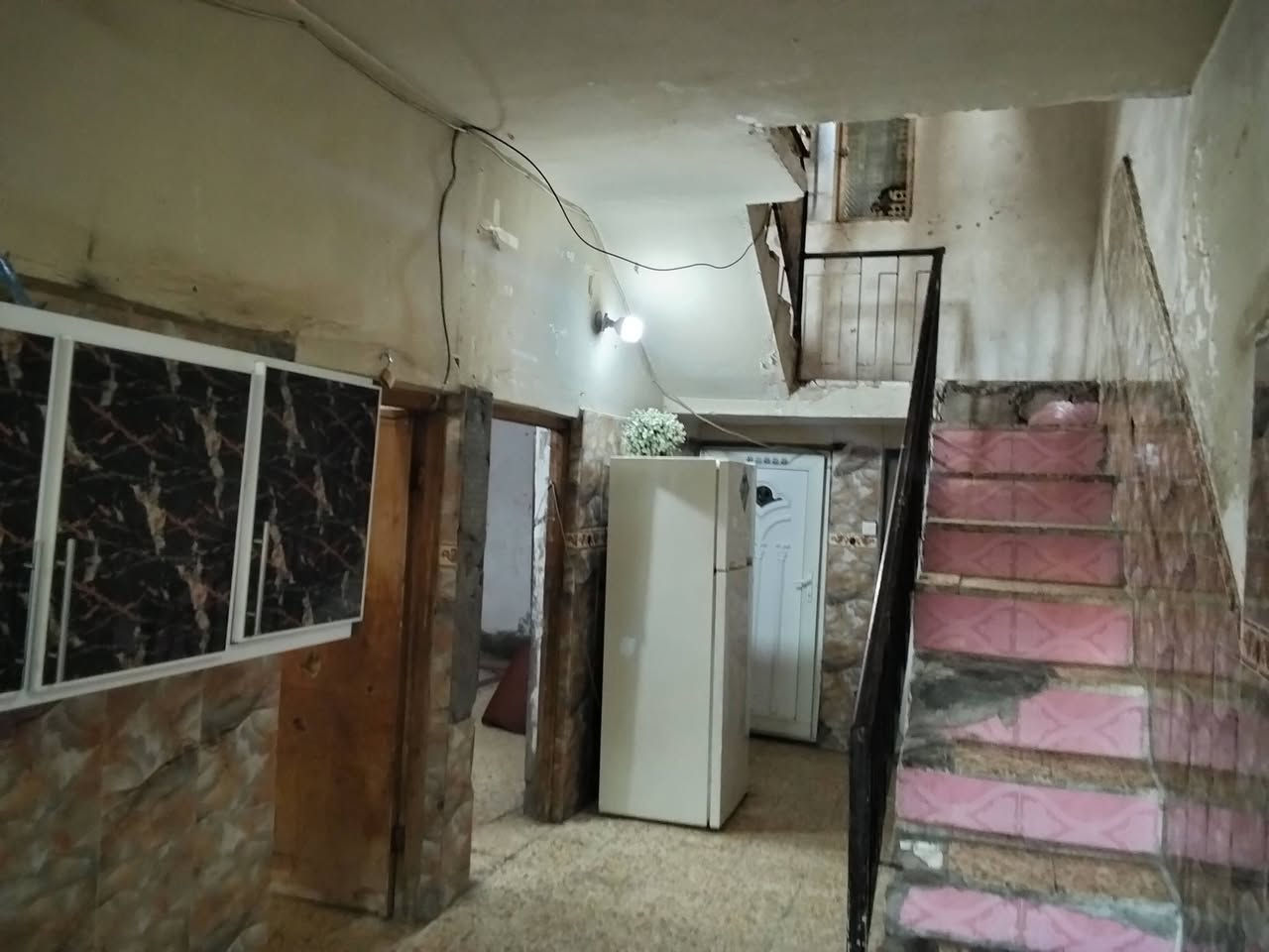 السلام عليكم اخوان بيت بحي النصر مساحه 75 قرب السياحي للتوصل والاستفسار ***********
