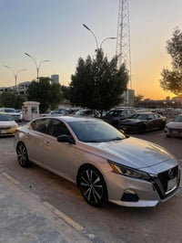 نيسان التيما 2020 مواصفات SR حادثها خلفي السونار مرفق بالمنشور ماشية 1...