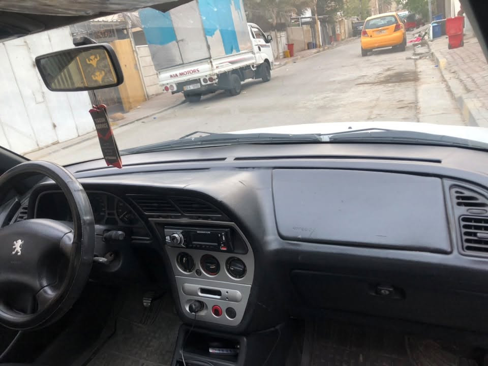 السلام عليكم 
بيجو 306 موديل 2002 رقم بغداد دولي باسمي تبريد ثلج منضومه جديده حداديه جديده مشط جديد عبوه فيت بم وباتري جديد بيها صبغ جاملغ خلفي بدون دواخل شرط والدوسه جوه الباب نصها كهربائيات كلها شغاله السياره شديت الها كور جديد ضعف عندي السلندر كامت تبخر تبخير بسيط انزلك سعر مكينه مع الشد للعلم تمشيك هاي المكينه سنتين مع التبريد السعر 39 ينقص منهن سعر المكينه ***********
