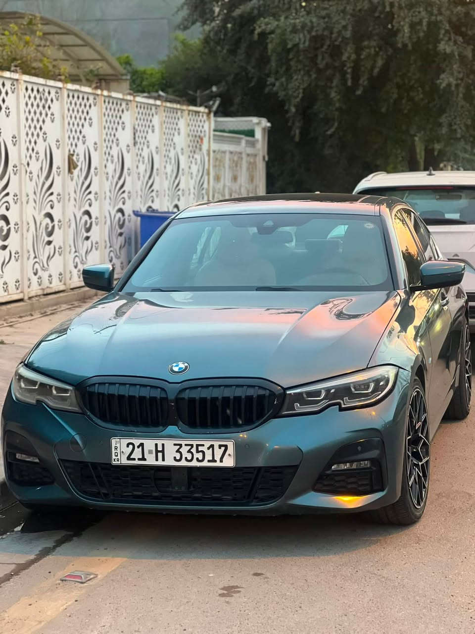 BMW 330i G20 موديل 2020 للبيع
السلام عليكم، حلال للبيع وبالعافية على راعيها 🌹

BMW 330i G20 – موديل 2020

* حادث خفيف جداً
* فقط جاملغ تبديل وربع باب صبغ، بدون دواخل
* صور الحادث موجودة بالمنشور
* السيارة كاملة من كلشي
* رقم سليمانية  
* السنوية و الهزه بعدهن ما ساقطات 
* السيارة باسمي

المواصفات:

* محرك 4 سلندر 2000cc TwinPower Turbo
* دفع خلفي
* دخول ذكي للأبواب الأربعة
* فتح وقفل تلقائي عند الاقتراب والابتعاد
* إنارة ترحيبية عند الاقتراب من السيارة
* بصمة تشغيل
* شاشة كبيرة
* فتحة سقف
* كاميرا خلفية
* رادار 360 درجة
* حساسات 360 درجة
* مانع خروج عن المسار
* مانع تصادم
* 3 أنظمة قيادة: ECO PRO / COMFORT / SPORT
* تبريد ثلج
* كير ومكينة مكفولات، بدون فتح
* صدر كامل جديد
* داخلية كريمي
* لون مميز جداً
* ويل 20
* ممشى تقريباً 78 ألف ميل

📍 مكان السيارة: بغداد – حي العدل

💰 السعر: 228 ورقة، وبسيط مجال

📞 ***********
