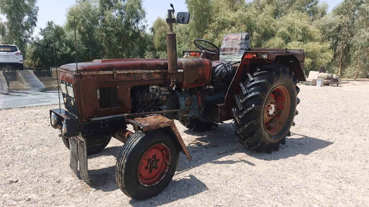 مكينه عنتر ٨٩ بلاديه مع المعدات فدان خرماشه سجين ديجر عربانه سكندريه على وضع الابلاد مناقصها اي شي تخم تاير المكينه جاهزه المكان ديالى ***********

