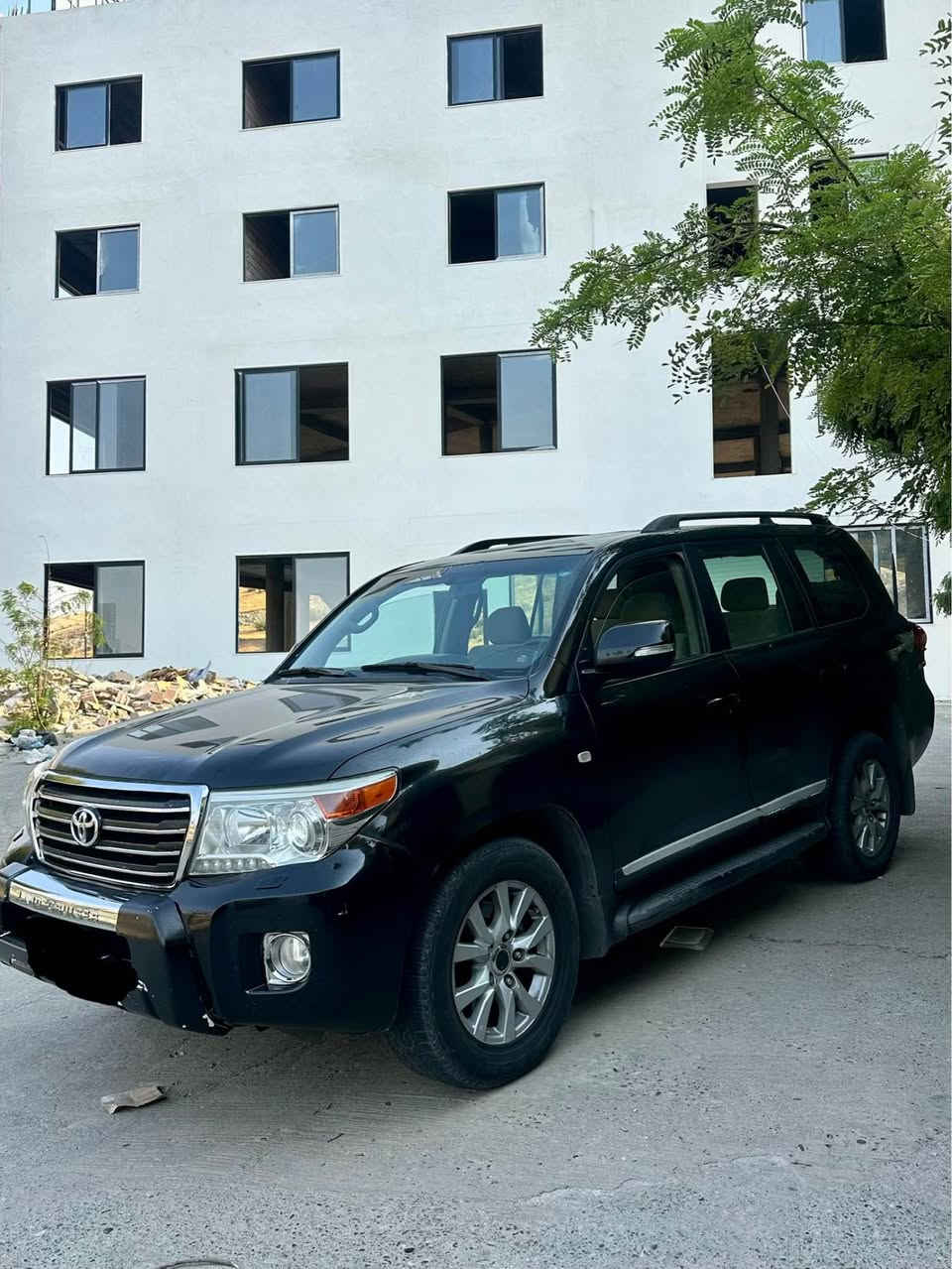 Land Cruiser 2008 GXR v8 
چوار پارچه بوياغ 
دوو ده ركه و چاملغ و بونيد 
ناو ده ركه ى نيه و شانسى نيه به شه رت 
سياره يه ك ده سته به ناوى خومه 
گير و مكينه و تعويل و غرامه ب شرت 
*********** 
٢٣٧$ مجال أربيل, العراق
