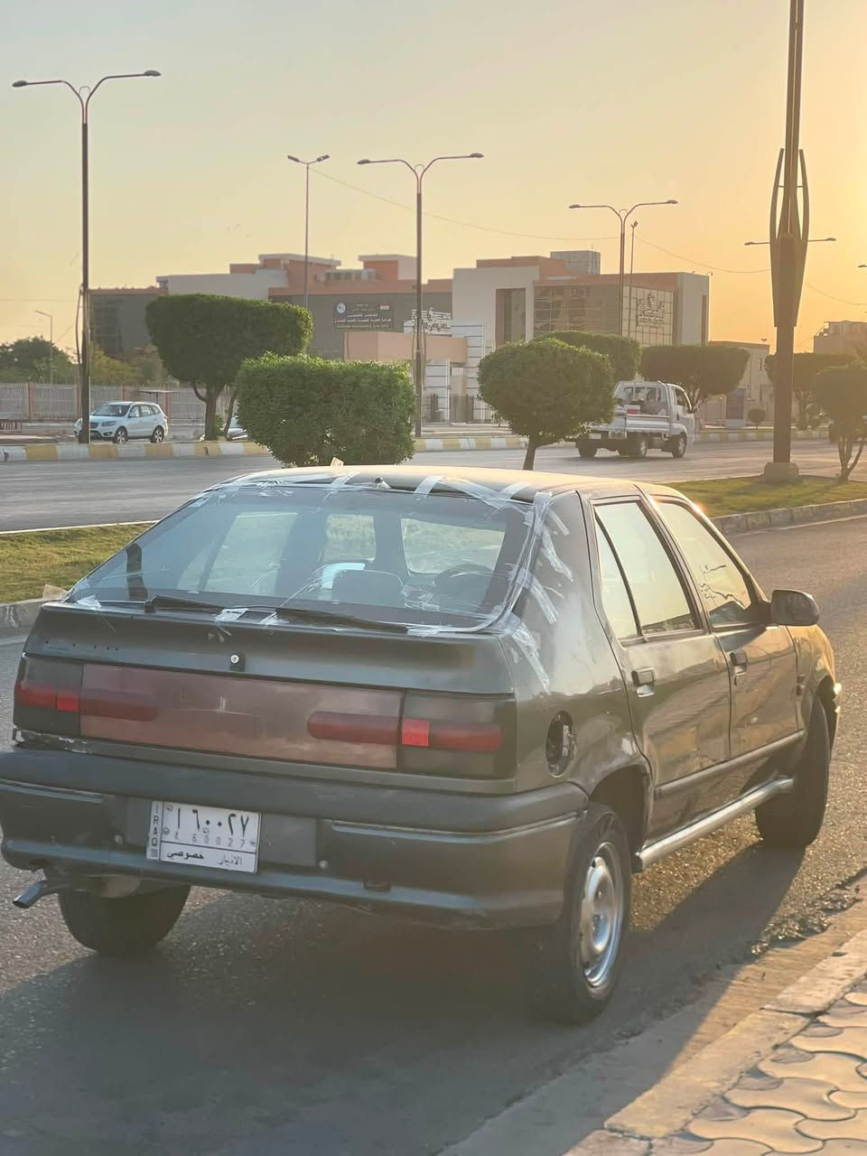 السلام عليكم 
رينو 19 
موديل92
رقم انبار الاماني سنويه عضم عاج
تحويل مباشر 
السياره كير ومكينه جدد
تخم تاير جواها نضيف 
حداديه بيه شمعه ولاستيكه بس والباقي نضيف
سياره قطاره مال بانزين ديرله عادي ماكو لا دونز ولا حماوه تخبل
السياره مابيه قطرت خويس ولا بيه ضريه 
لايتات اشاير سنتر لك جام كهرباء تاخذه وتترحملي 
السعر 14 وبيه مجال ل اخوتي الطيبين
ترهم مراوس 
***********
مكاني الفلوجه
