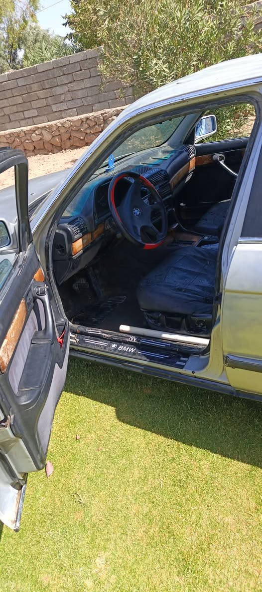 البيع بي ام حجم 735 شرط وكالة وتحويل محرك كير تبريد ثلج شرط ضخم جديد فول اوتوماتيك ليت زنون السعر 35بي مجال بصيط او مراوس معا جارجر ادوات ***********
