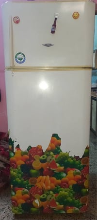 ثلاجتين • كبيرة • صغيرة