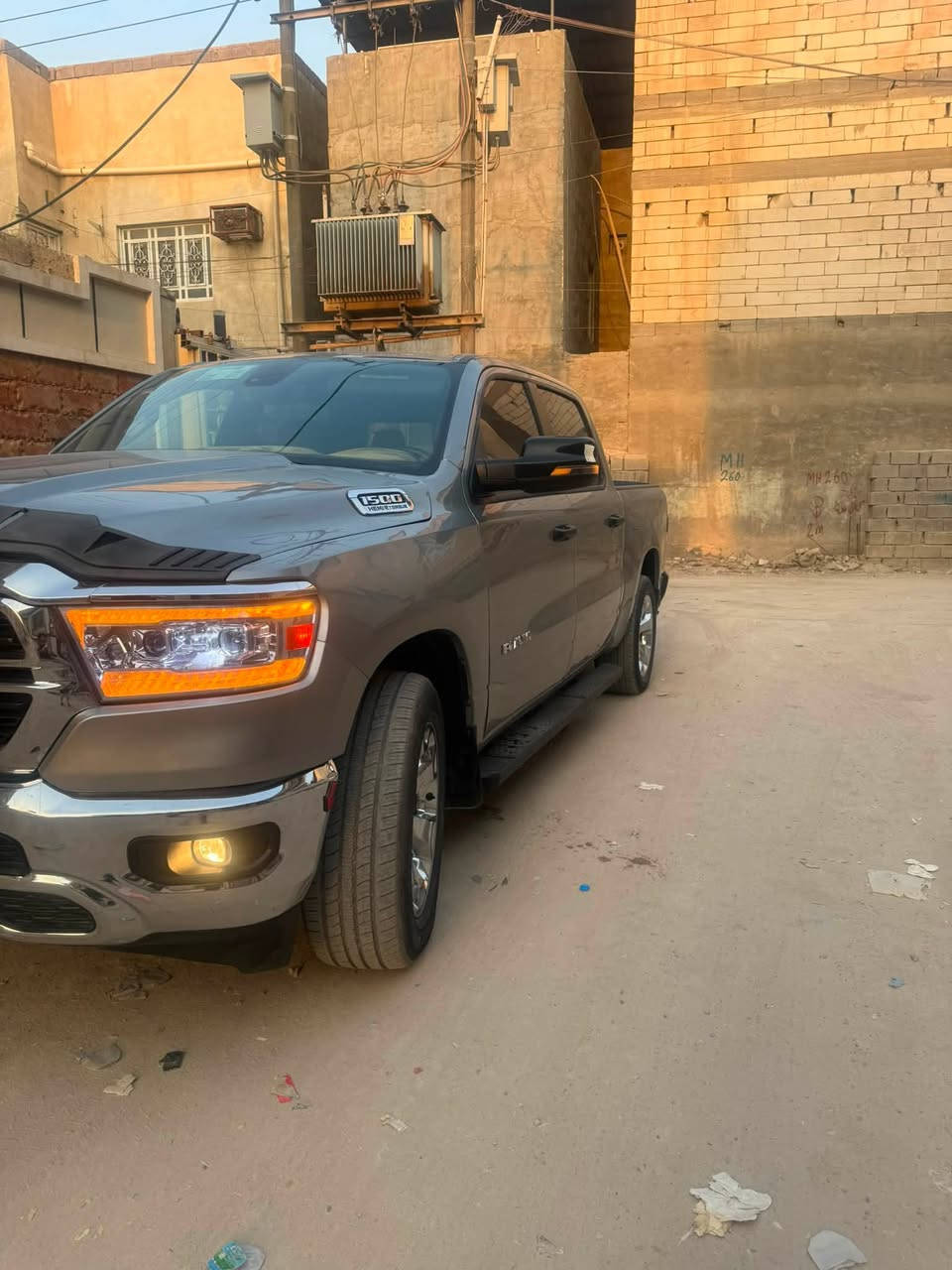 ***********
موديل RAM bighorn 
ماشيه 27 الف 2023 
رقم الفحص مؤقت تترقم اي محافضه مواصفاتها بسمي 
8 سلندر  5700
بدي قصير باب طويل 
فور ويل  4L 
تشتغل عن بعد 
لايت LED
ويل كروم 
تحتوي على بصمتين اصليه 
الجامه الخلفيه بصمه 
دوسه خلفيه للصعود 
موري شفط مع اشاير مع هيتر للمري
باب صندوق خلفي هيدروليك 
وباقي التحكمات 
حادث السياره تبديل
باب السائق وجاملغ  الأمامي 
صفحت السايق وبارد قرب سكن خلفي والسياره حالت الوكاله وشرط الفحص 
السعر 260 وبيها مجال
