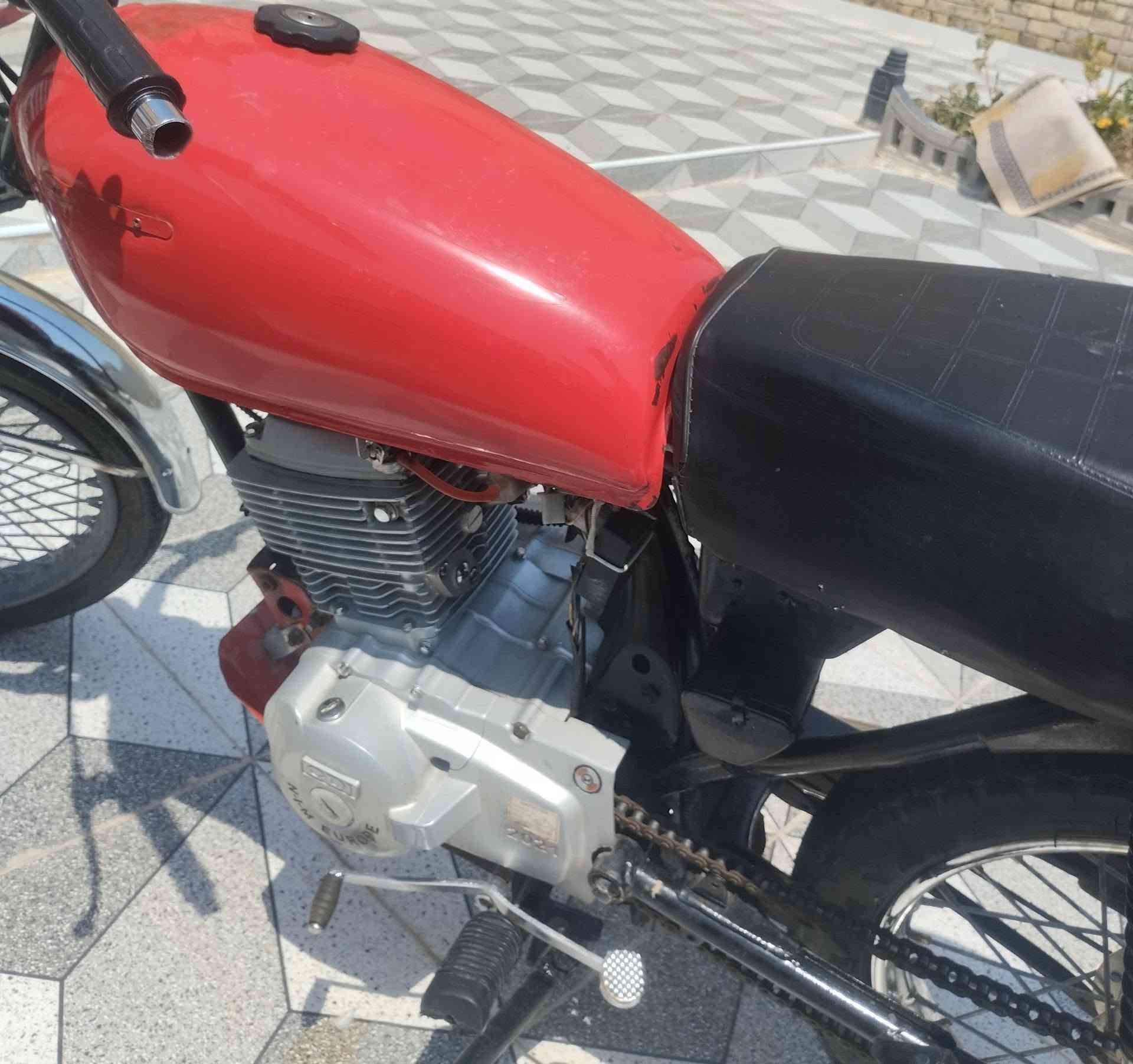 اللبيع دراجه نضيفه كلك كلك سعر 350 وبيه مجال المكان دوايه *********** بي وتساب
