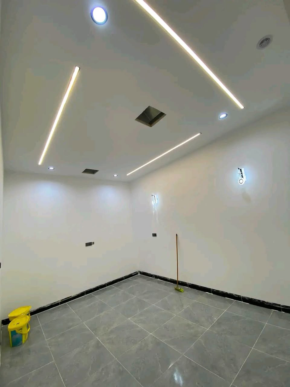 🏠 دار للبيع | طابو ملك صرف

📐 المساحة: 100م²
📍 الموقع: حي العسكري – مقاطعة 56
📌 قرب ماركت النور

✨ فرصة مميزة للسكن أو الاستثمار
#السعر 80 وقابل للتفاوض 

📞 للاستفسار والتواصل:
      ***********

#دار_للبيع #طابو_ملك_صرف #حي_العسكري #عقارات_رشيد_النعيمي
