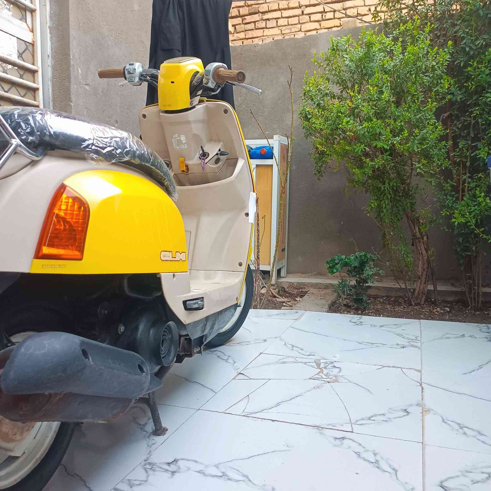 دراجه بوليس للبيع 
الدراجه جديده وختم واحد وي المكينه 
برغي ما عوزهة وين ما يعجبك افحص 
مكانهة حي الفداء ***********
