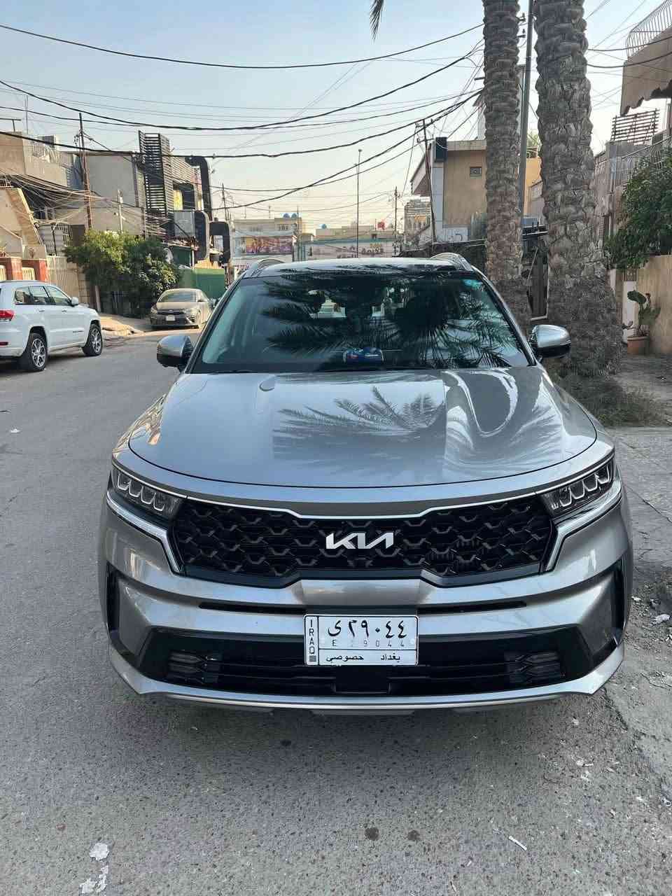 سورنتو 23 خليجي 
محرك 1600 تيربو 4 سلندر 
ماشيه 28 
السياره فول مواصفات
كشنات تبريد تدفئة كهرباء كل الكشنات 
واحد على واحد 
مكفوله من الصبغ 
فول فول فول مواصفات 
7 مقاعد
***********
