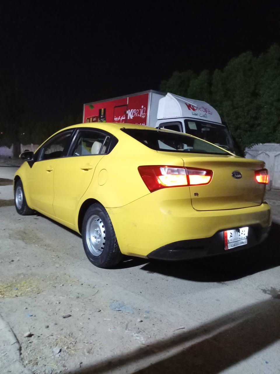 ه سلام عليكم ريو مديل 15 خليجي بيها بارد بل باب الخلف السائق فقط تبريد ثلج تخم تاير حداديه جديده سنويه ل 28 غرفه مدوشمه كامله شاشه رقم بغداد بأسمي  السعر 78 وبيها مجال بسيط عنواني بياع استفسار ***********
